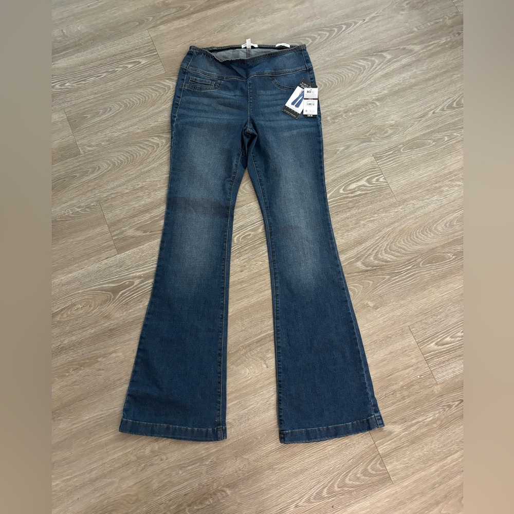 Sofia Flare Jean Size 6